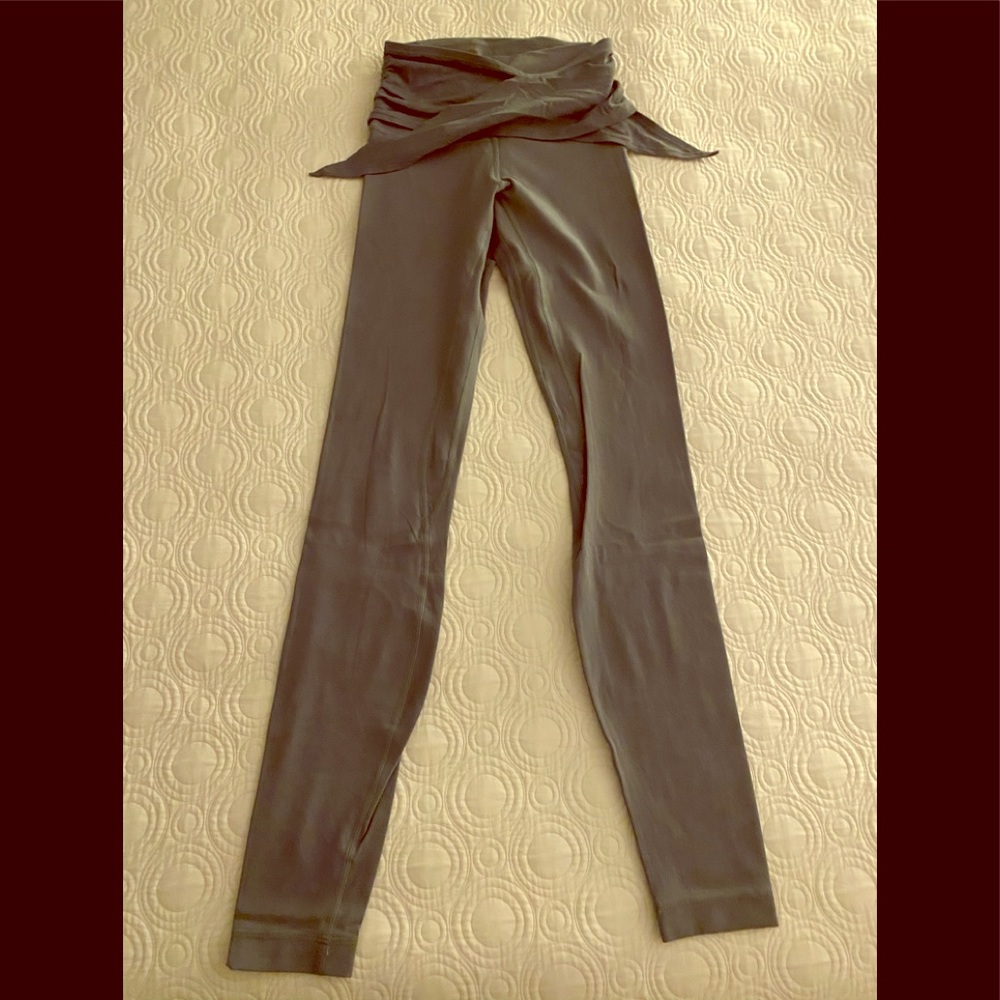 Lululemon athletica pants size 2